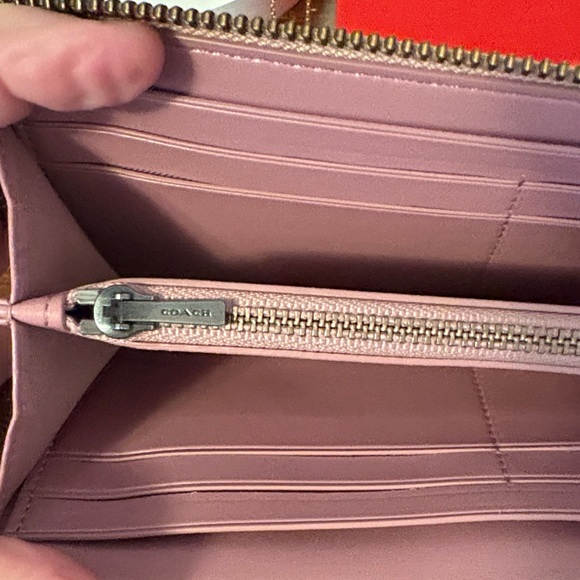 Coach 31588 Beachwood Western Heart Pattern Wallet - Picture 6 of 7